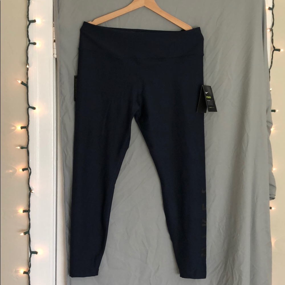 Nike Power Victory Tight Fit